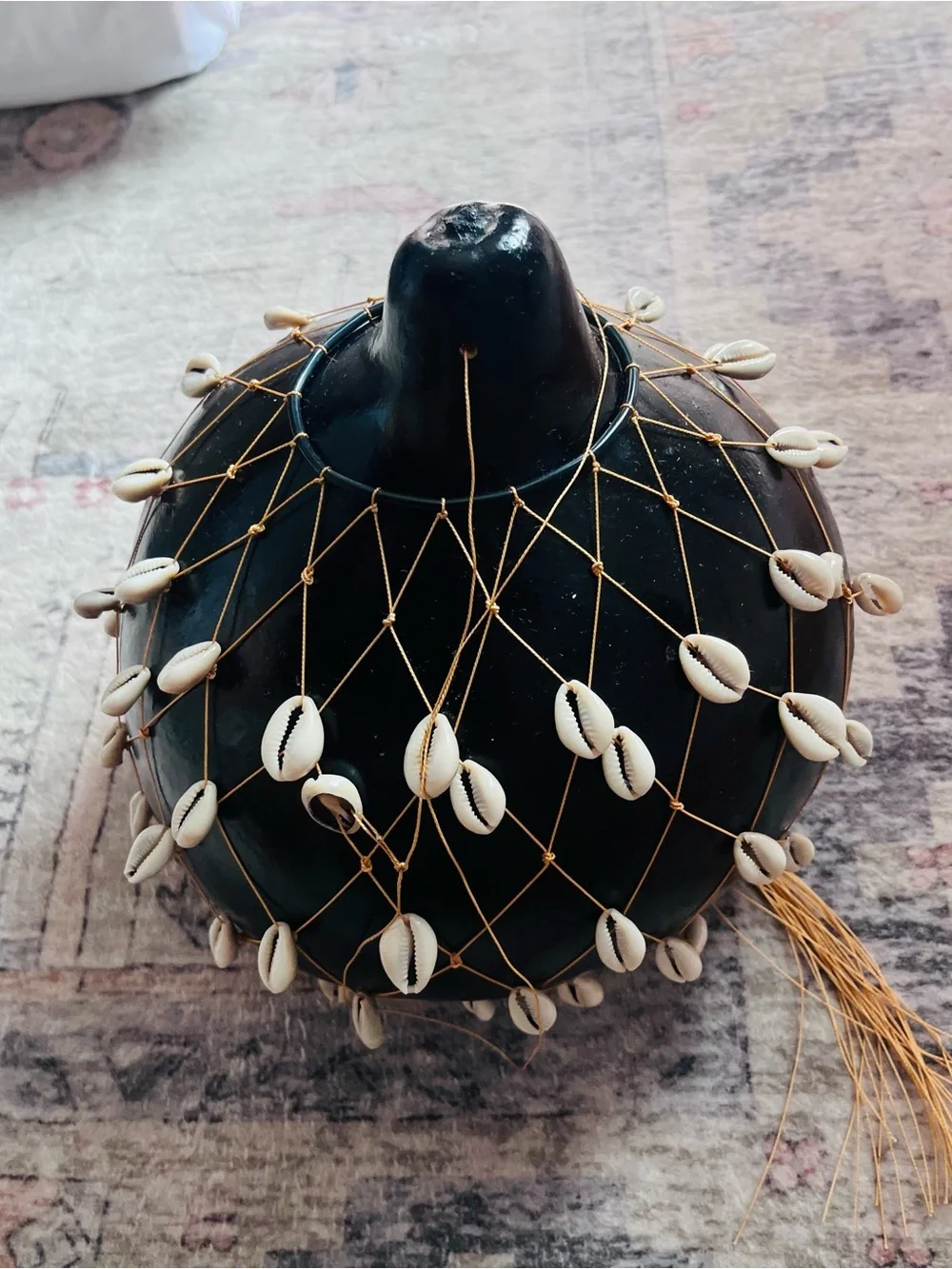 Decorative Black Shell Hanging Pendant